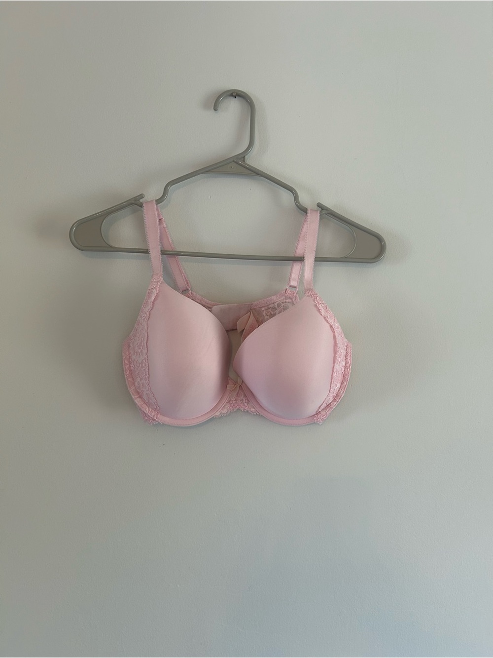Victoria's Secret Light Pink Lace-Trim T-Shirt Bra